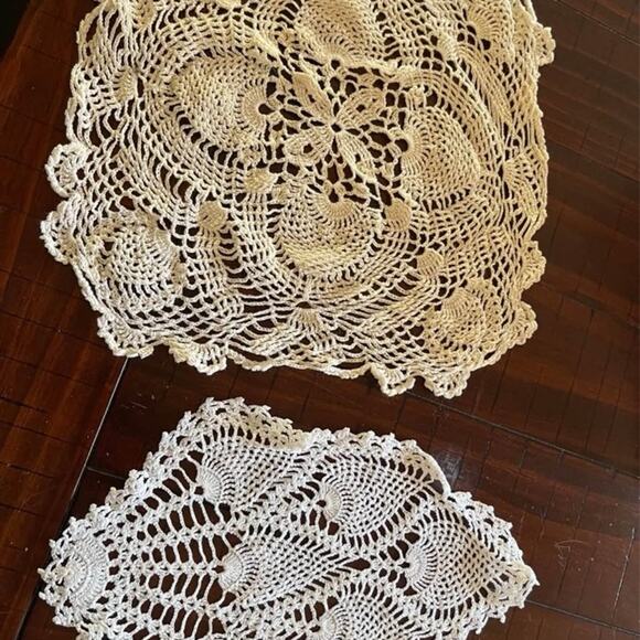 Vintage doilies set of 3 - Picture 1 of 12